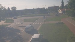 Křižovatka ulic Velká Dlážka a Polní