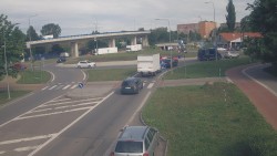 Křižovatka ulic Velká Dlážka a Polní