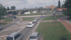 Křižovatka ulic Velká Dlážka a Polní