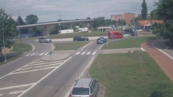 Křižovatka ulic Velká Dlážka a Polní