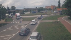 Křižovatka ulic Velká Dlážka a Polní