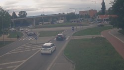 Křižovatka ulic Velká Dlážka a Polní