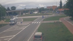 Křižovatka ulic Velká Dlážka a Polní