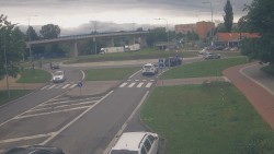 Křižovatka ulic Velká Dlážka a Polní