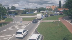 Křižovatka ulic Velká Dlážka a Polní