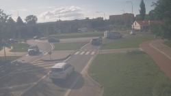 Křižovatka ulic Velká Dlážka a Polní