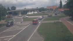 Křižovatka ulic Velká Dlážka a Polní