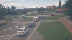 Křižovatka ulic Velká Dlážka a Polní