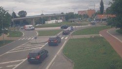 Křižovatka ulic Velká Dlážka a Polní