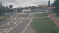 Křižovatka ulic Velká Dlážka a Polní