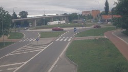 Křižovatka ulic Velká Dlážka a Polní