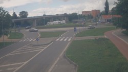 Křižovatka ulic Velká Dlážka a Polní