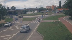 Křižovatka ulic Velká Dlážka a Polní