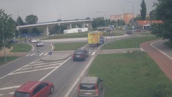 Křižovatka ulic Velká Dlážka a Polní
