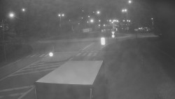 Křižovatka ulic Velká Dlážka a Polní