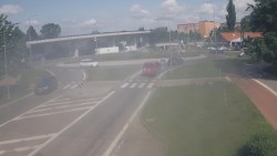 Křižovatka ulic Velká Dlážka a Polní