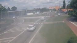 Křižovatka ulic Velká Dlážka a Polní