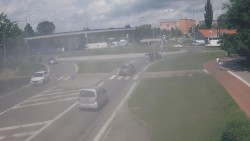 Křižovatka ulic Velká Dlážka a Polní