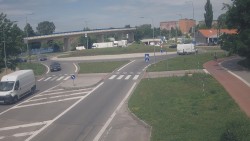 Křižovatka ulic Velká Dlážka a Polní