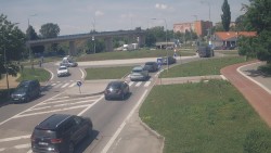 Křižovatka ulic Velká Dlážka a Polní