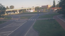 Křižovatka ulic Velká Dlážka a Polní