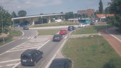 Křižovatka ulic Velká Dlážka a Polní