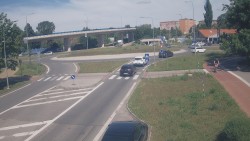 Křižovatka ulic Velká Dlážka a Polní