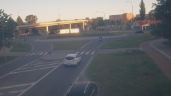 Křižovatka ulic Velká Dlážka a Polní