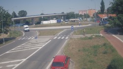 Křižovatka ulic Velká Dlážka a Polní