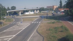 Křižovatka ulic Velká Dlážka a Polní