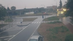 Křižovatka ulic Velká Dlážka a Polní