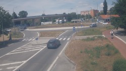 Křižovatka ulic Velká Dlážka a Polní