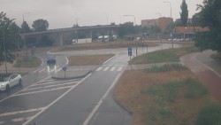 Křižovatka ulic Velká Dlážka a Polní