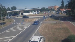 Křižovatka ulic Velká Dlážka a Polní