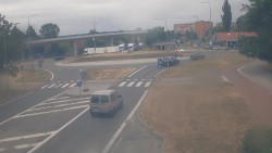 Křižovatka ulic Velká Dlážka a Polní