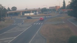 Křižovatka ulic Velká Dlážka a Polní