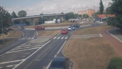 Křižovatka ulic Velká Dlážka a Polní