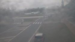 Křižovatka ulic Velká Dlážka a Polní