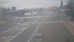 Křižovatka ulic Velká Dlážka a Polní