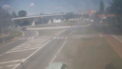 Křižovatka ulic Velká Dlážka a Polní