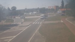 Křižovatka ulic Velká Dlážka a Polní