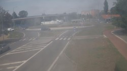 Křižovatka ulic Velká Dlážka a Polní