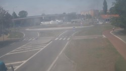 Křižovatka ulic Velká Dlážka a Polní