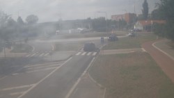 Křižovatka ulic Velká Dlážka a Polní