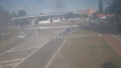 Křižovatka ulic Velká Dlážka a Polní