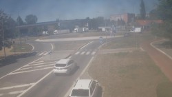 Křižovatka ulic Velká Dlážka a Polní