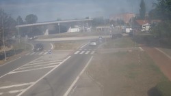 Křižovatka ulic Velká Dlážka a Polní