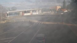 Křižovatka ulic Velká Dlážka a Polní