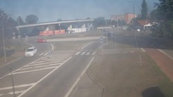 Křižovatka ulic Velká Dlážka a Polní
