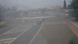 Křižovatka ulic Velká Dlážka a Polní